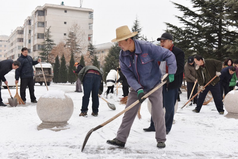 天水師范學(xué)院學(xué)校多措并舉應(yīng)對大雪冰凍天氣