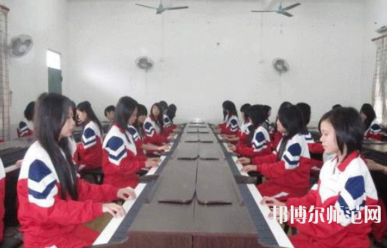 2020年初中生報什么幼師學校好