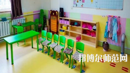 廣西2020年幼師學(xué)校和中專有哪些區(qū)別