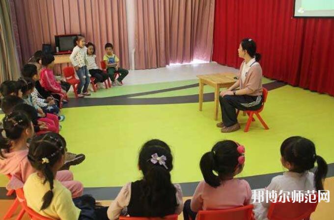 重慶2021年幼師學(xué)校和中專有哪些區(qū)別